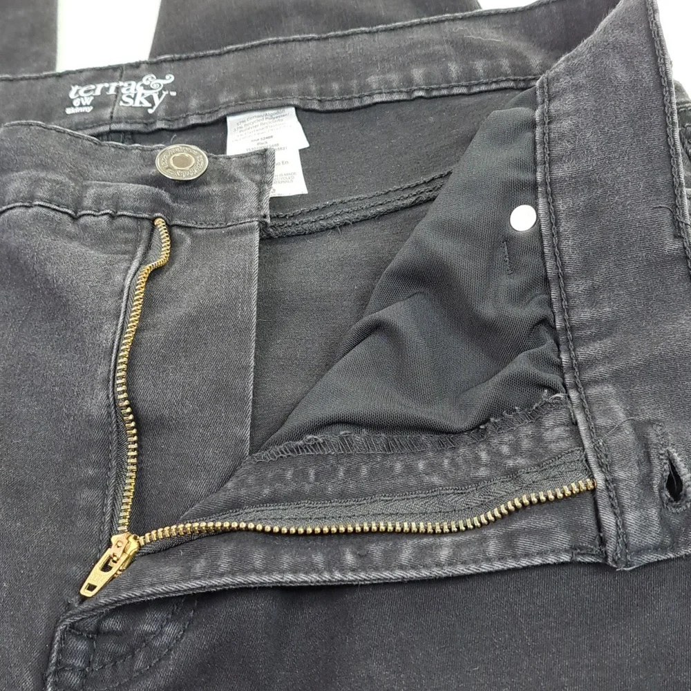 Terra & Sky Skinny Faded Black Jeans Size 16W - Picture 12 of 14